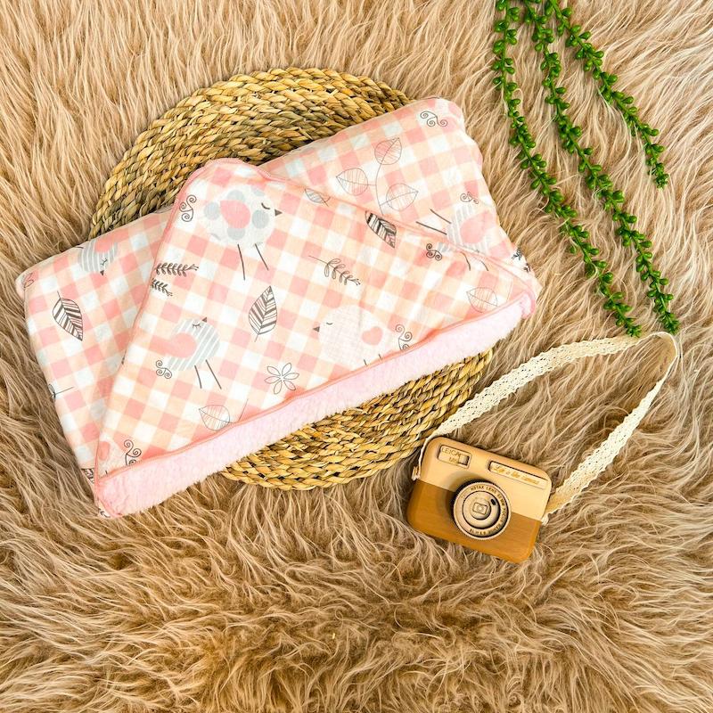 پتو دور پیچ نوزاد