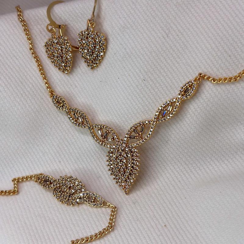 سرویس کامل برند شین مدل «اشک زرین» | تمام نگین با آبکاری طلا و گارانتی ۱ ساله