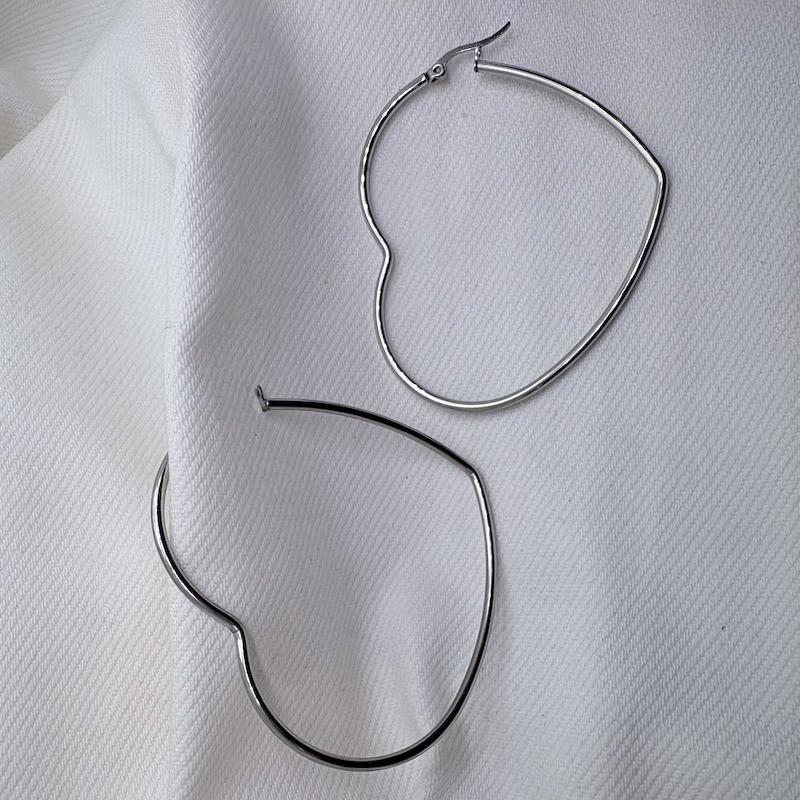 گوشواره استیل حلقه‌ای طرح «قلب بزرگ» (Heart Hoops) | 6 سانتی
