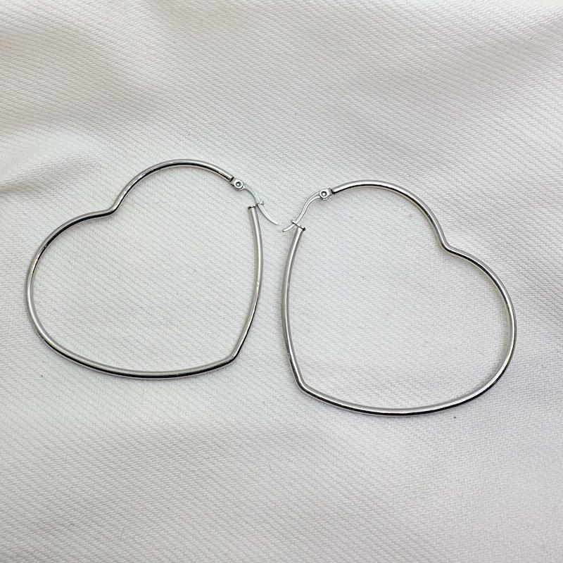 گوشواره استیل حلقه‌ای طرح «قلب بزرگ» (Heart Hoops) | 6 سانتی