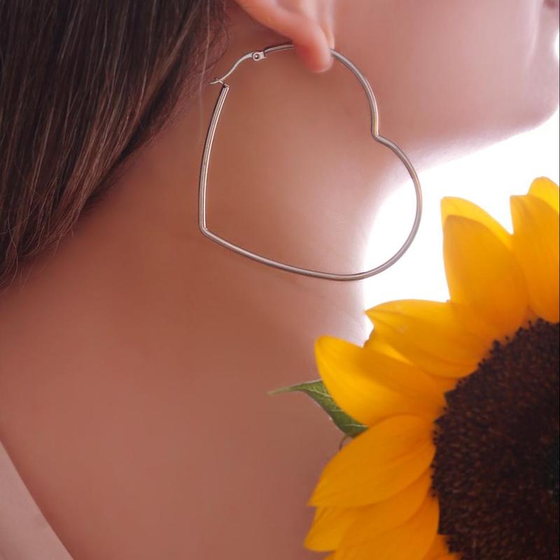 گوشواره استیل حلقه‌ای طرح «قلب بزرگ» (Heart Hoops) | 6 سانتی