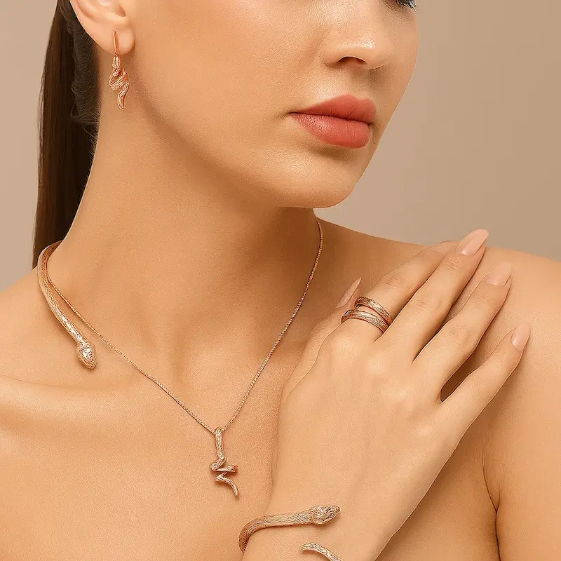 نیم ست زیورآلات ژوپینگ طرح مار (گوشواره و پلاک)