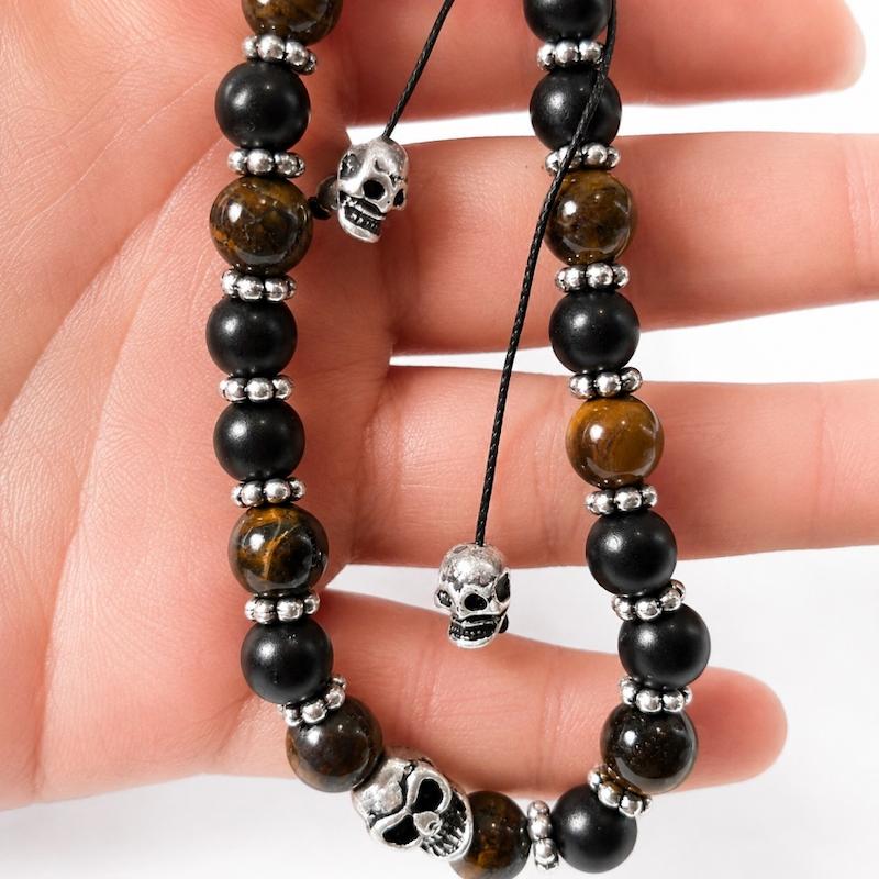 دستبند سنگی برند SIX مدل Tiger Eye & Skull – ترکیب چشم‌ببر و انیکس مات با نماد اسکلت