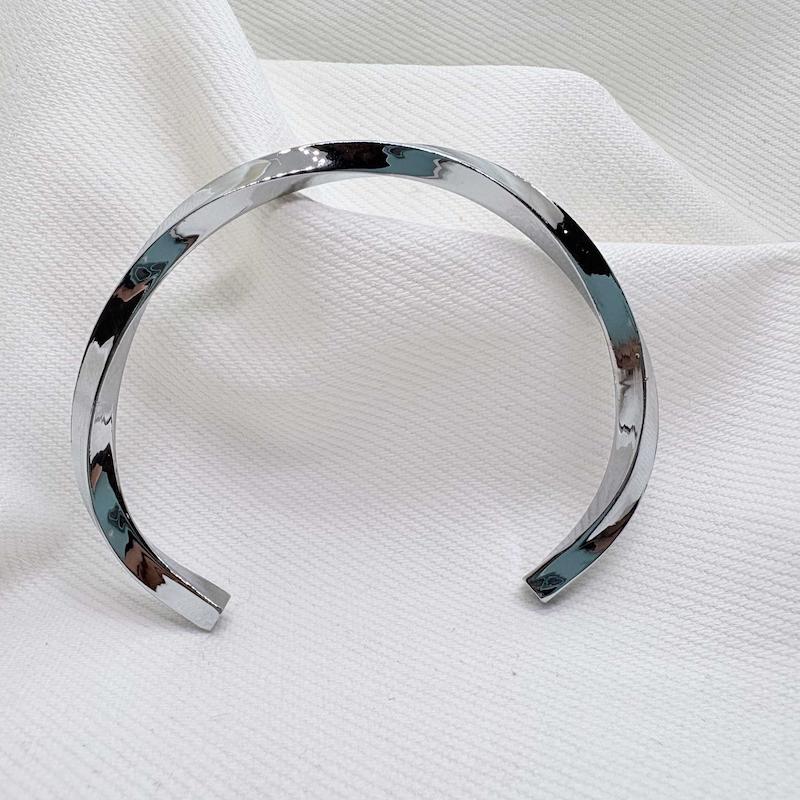 بنگل استیل مردانه مدل «پیچش» (Silver Twist) | مینیمال و رنگ ثابت