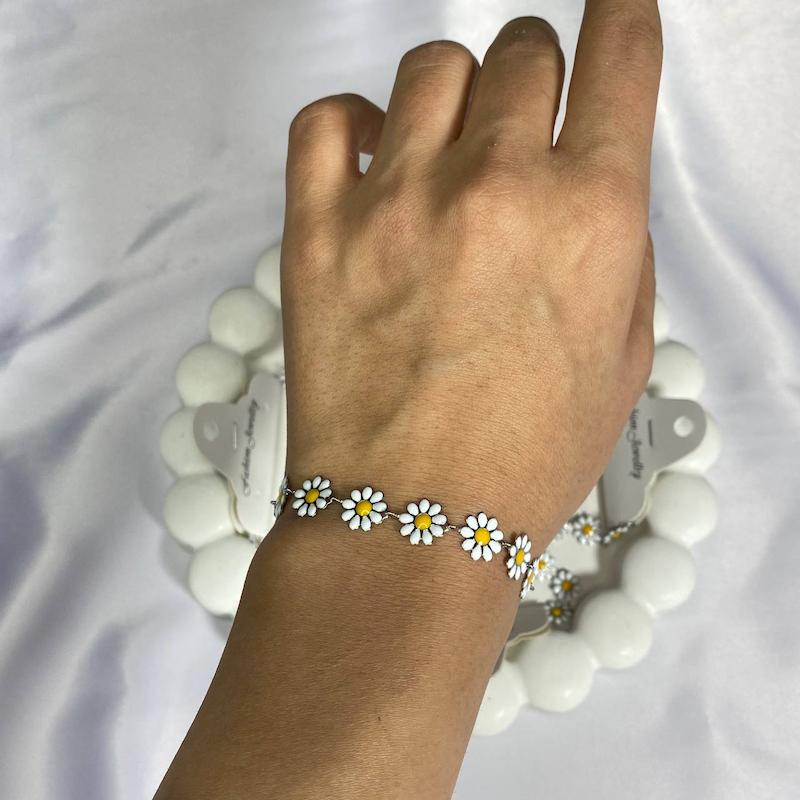 دستبند گل بابونه نقره ای