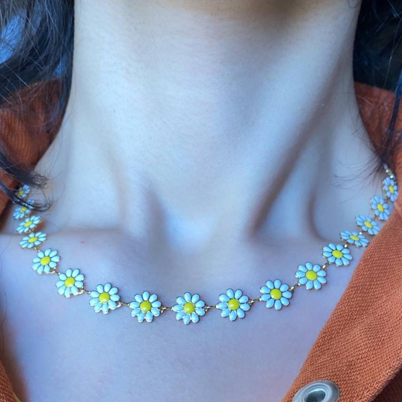 گردنبند گل بابونه طلایی