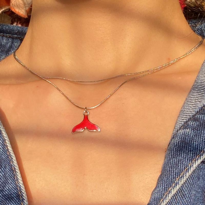 گردنبند دم وال قرمز