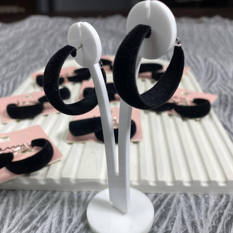 گوشواره مخمل