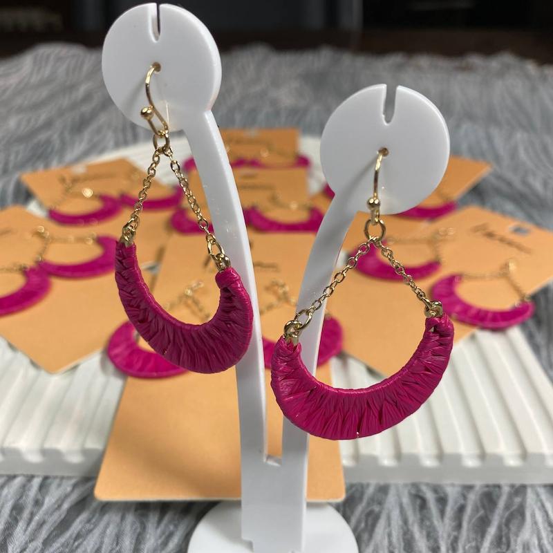 گوشواره هلالی صورتی