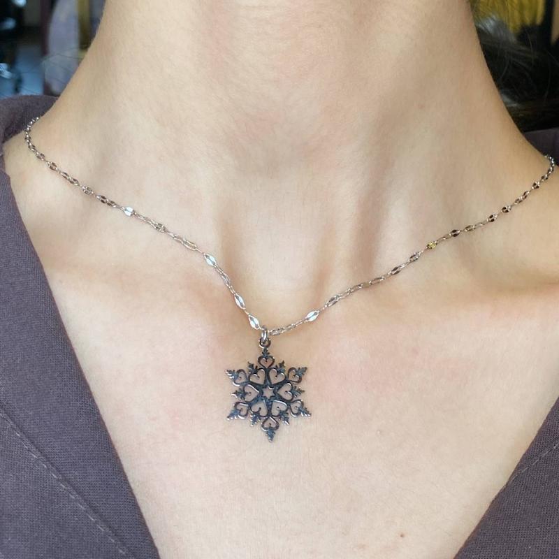 گردنبند دانه برف قلبی