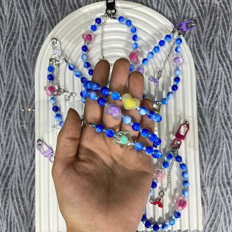 آویز موبایل مهره ای آبی