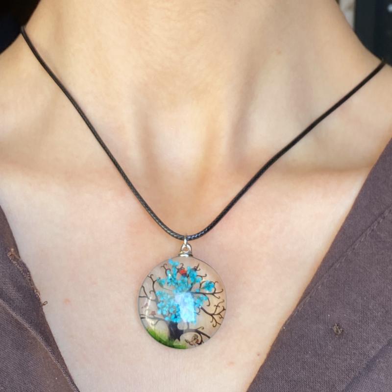 گردنبند رزینی درخت 