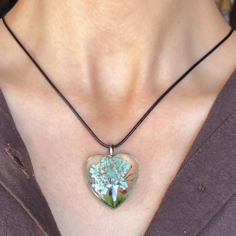 گردنبند رزینی قلب