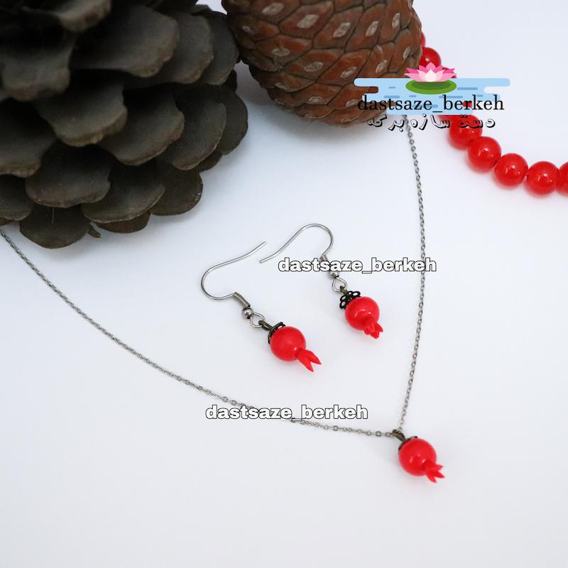 نیمست یلدایی انار کوچولو . نیمست دخترانه یلدا . نیمست مینیمال . گردنبند یلدایی