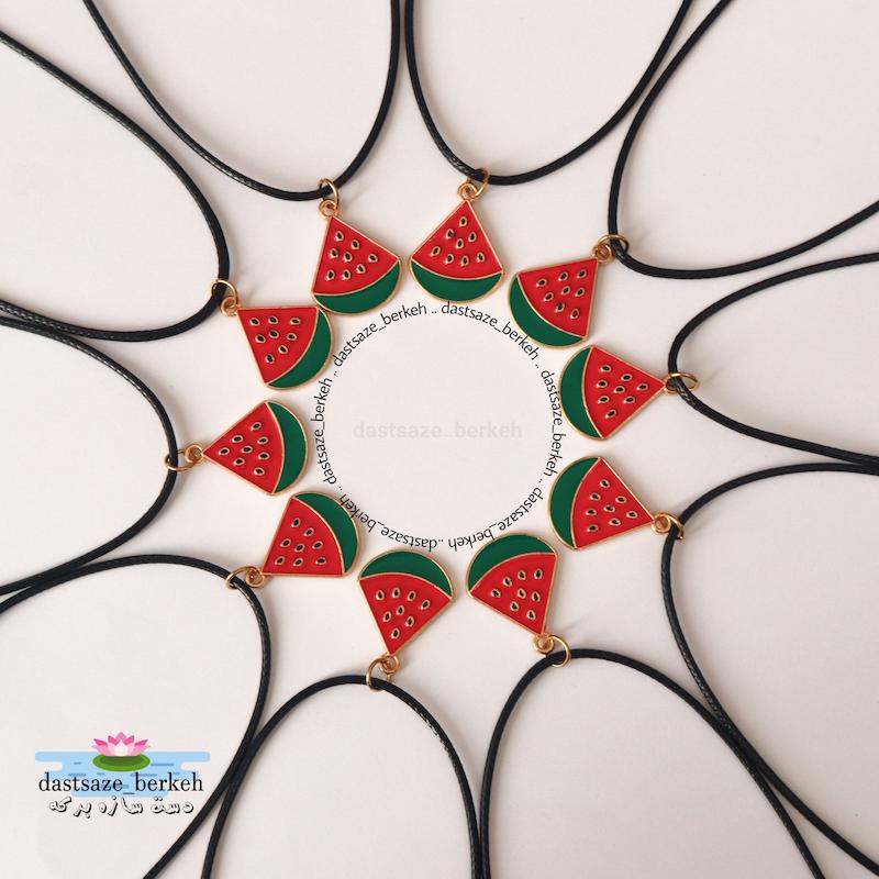 گیفت یلدا . گیفت دانش آموز ( توضیحات خوانده شود) گیفت مدرسه . گیفت تولد .  هدیه روز دانش آموزان . گیفت حروف کلاس اولی ها . گردنبند هندوانه