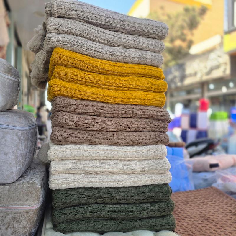 شال مبل بافتنی  پاییزه – نرم و گرم