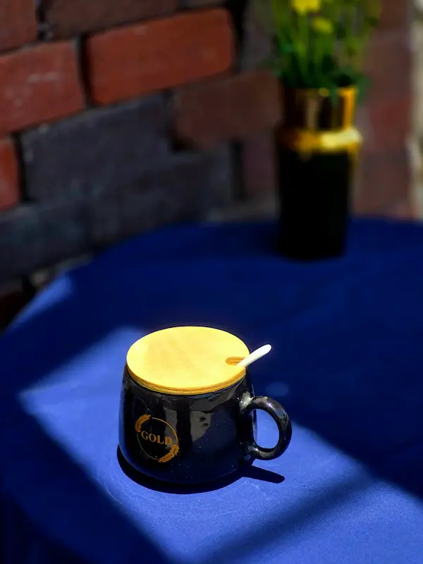 ماگ مشکی درب چوب 