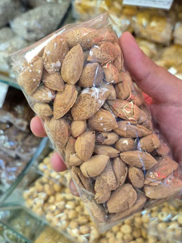 بادام درختی پوست کاغذی (منقا) 