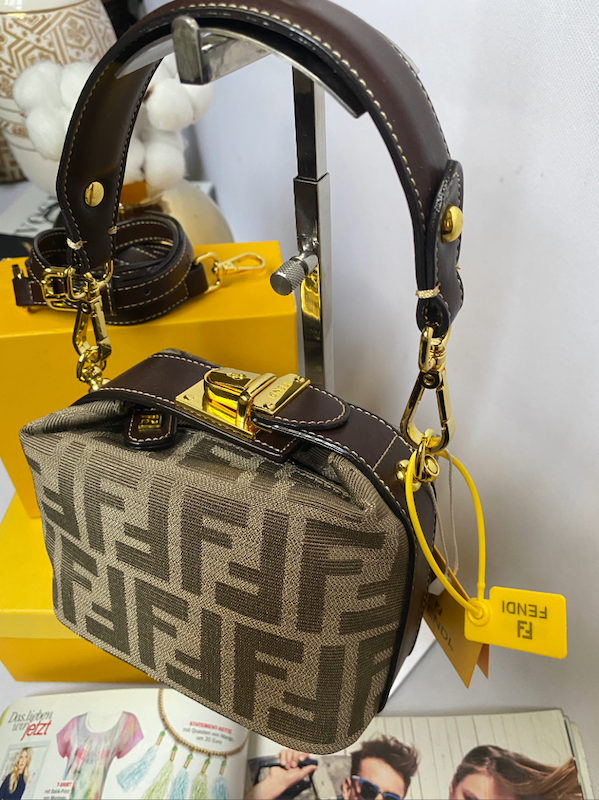 کیف فندی وارداتی فول پک 