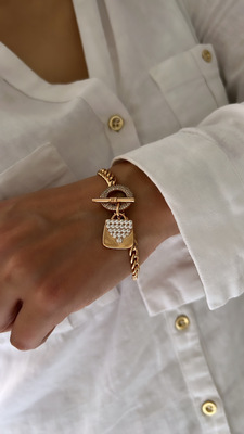 دستبند کارتیه آویز دار  آلیسا ژوپینگ 