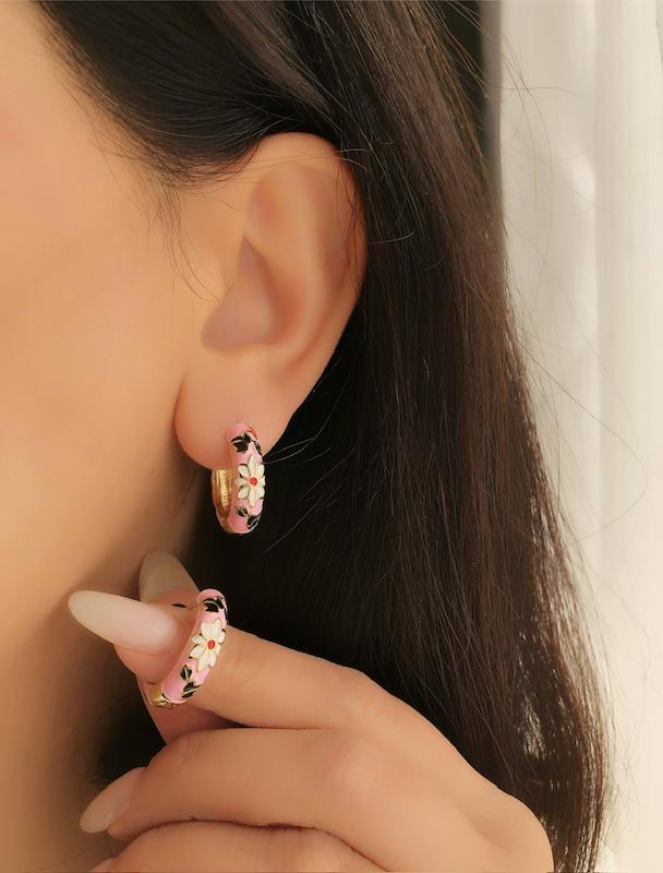 گوشواره فلاور  مینا کاری صورتی 