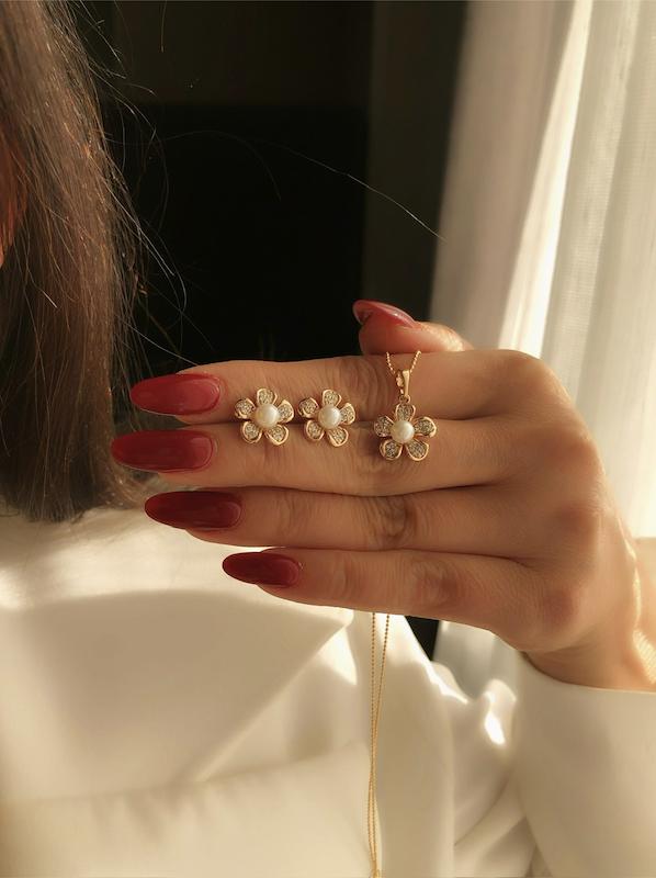 نیم ست ( پلاک با گوشواره) فلاور مروارید ژوپینگ