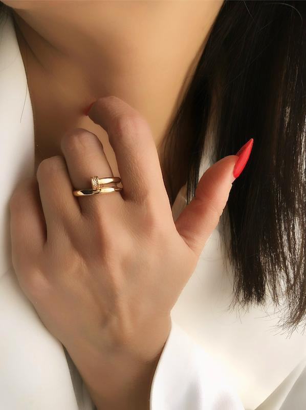 انگشتر میخی 