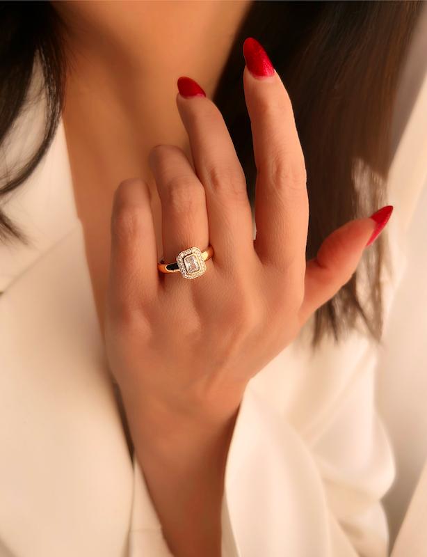 انگشتر نگیندار امرالد 