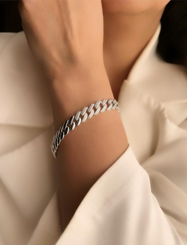 دستبند کارتیه کوبیده نگیندار