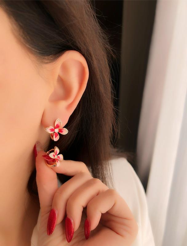 گوشواره فلاور ردولوت