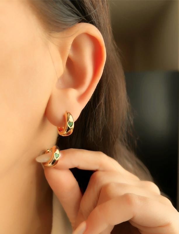 گوشواره حلقه ای هارت با قلب سبز 