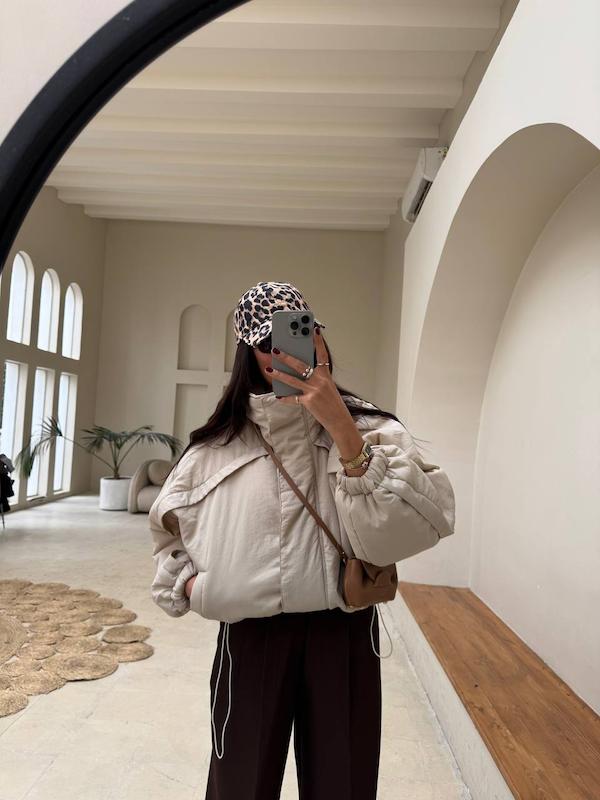 کاپشن puff کرم روشن 