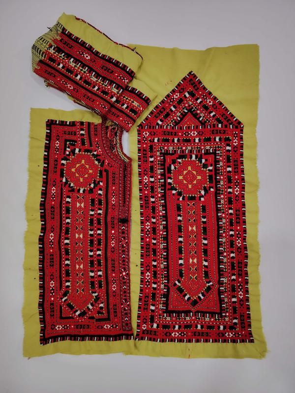 زیاستین زی‌آستین طرح گل ایرکش – کاملاً دست‌دوز