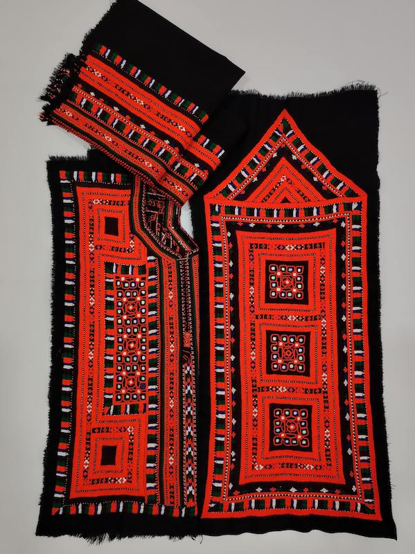 زیاستین زی‌آستین طرح تک زرفشان آینه‌دوزی | دست‌دوز بلوچی با پارچه تارکش