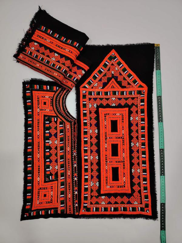 زیاستین زی آستین طرح پلیوار پر (اصل) – پارچه تارکش – دست‌دوز بلوچی