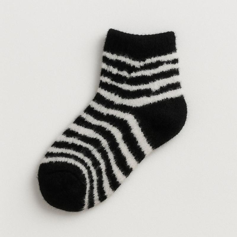 خرید جوراب حوله‌ای نخی طرح راه‌راه سفید مشکی