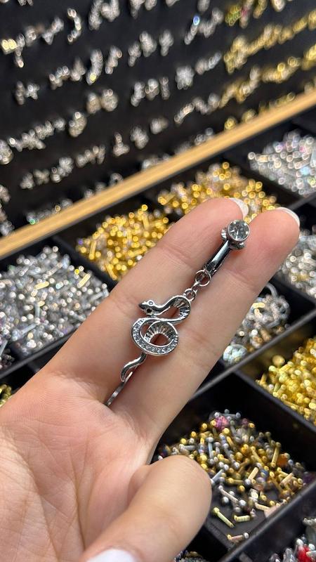 پیرسینگ ناف فیک