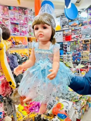 عروسک سیلیکونی بزرگ با موهای طبیعی و مژه مصنوعی