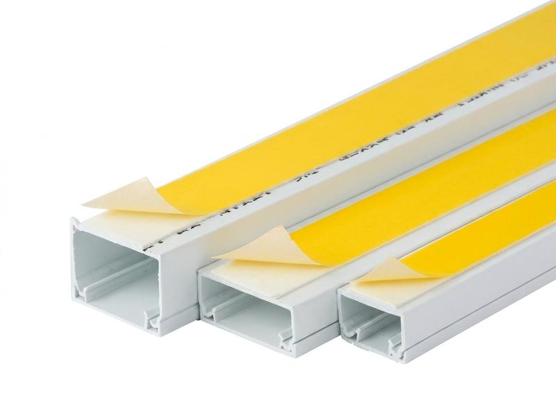 داکت پشت چسب دار دانوب 25×25 شاخه 2 متری مناسب کابل‌کشی روکار، محافظت و عبور انواع سیم و کابل