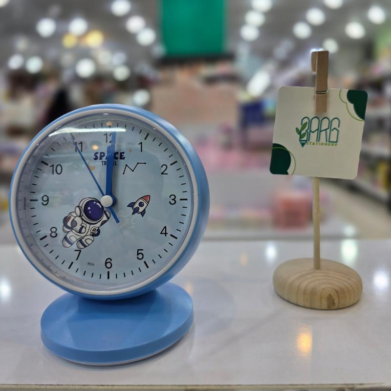 ساعت رومیزی پایه دار فضانورد 