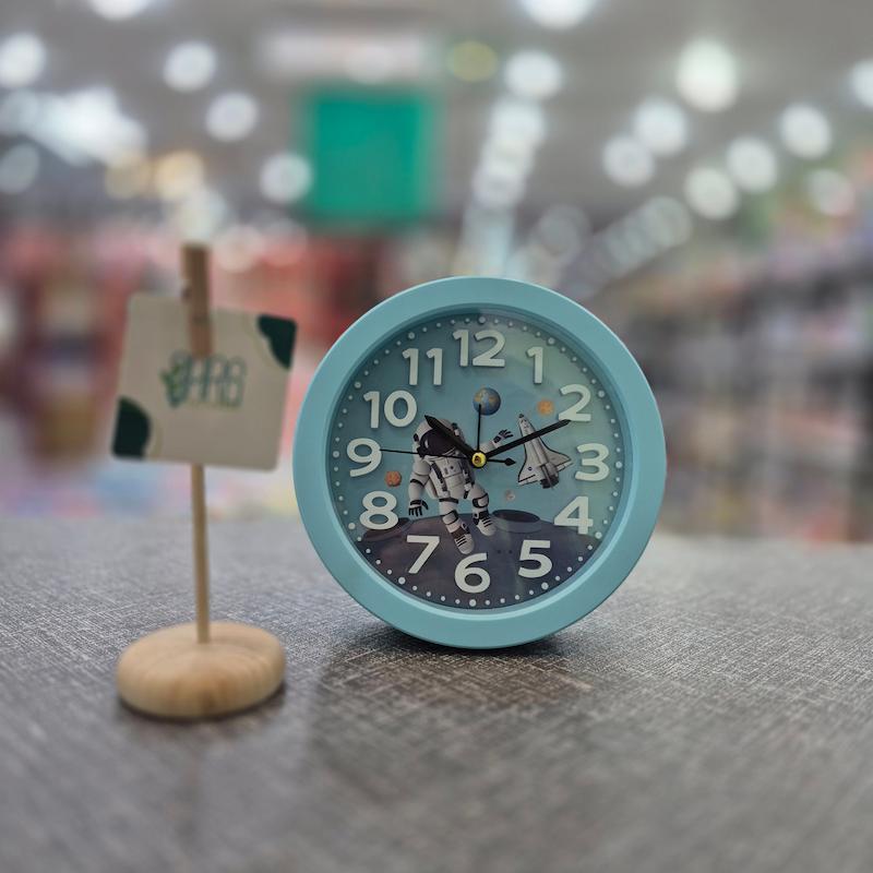 ساعت دایره ای فضانورد