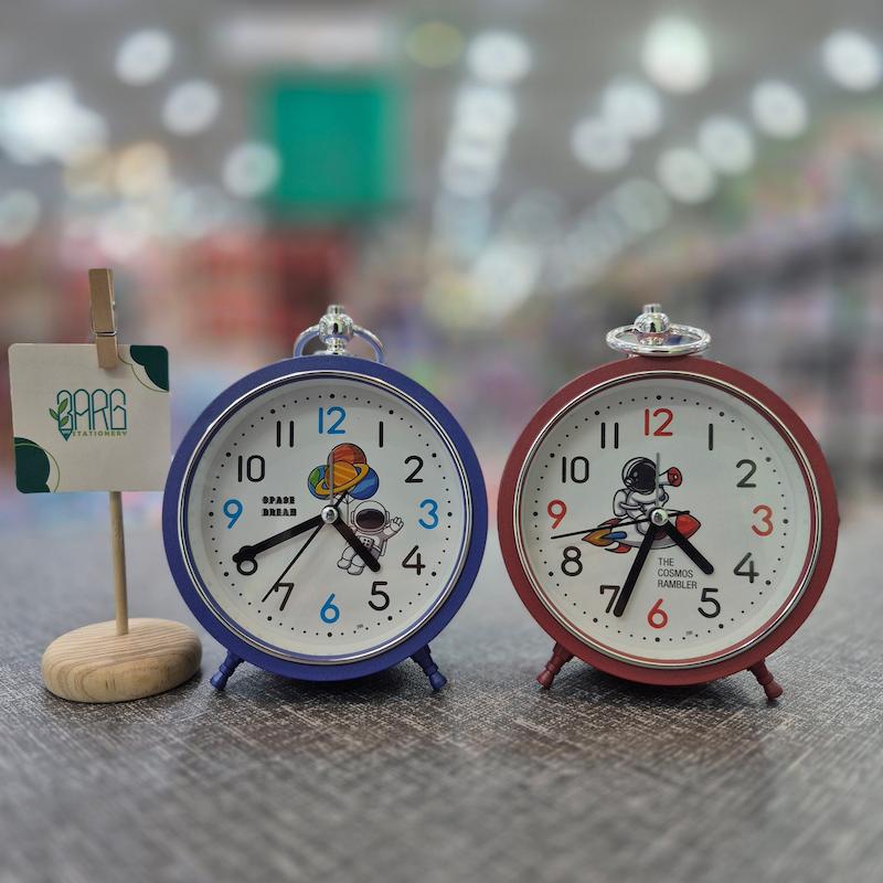 ساعت دایره ای فضانورد