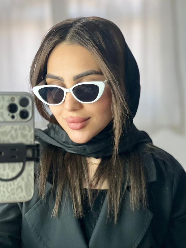 فریم گربه ای سفید