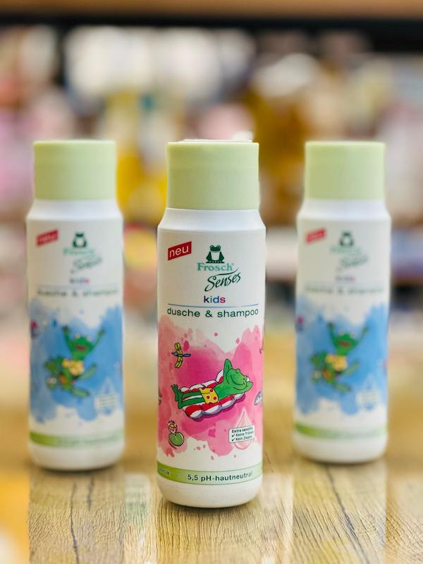 شامپو سر و بدن گیاهی کودک  مدل Sensitive برای پوست حساس حجم 300 میل فرش frosch