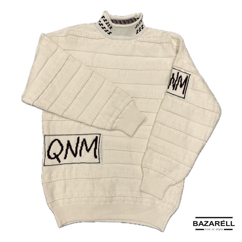 پلیور سفید مردانه QNM – استایل مینیمال و خیابانی | BAZARÈLL QNM white Men’s Sweater – Minimal Street Vibe