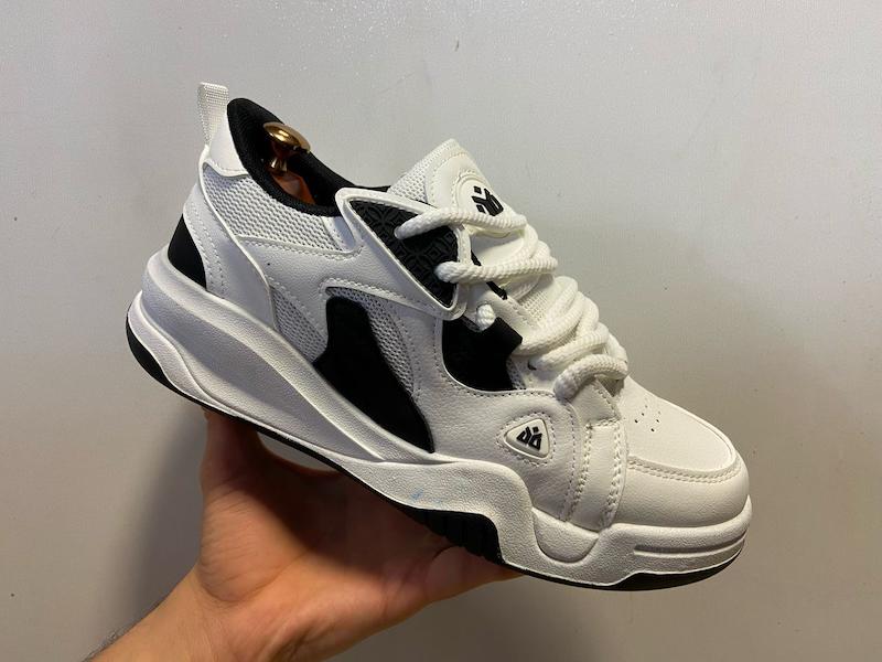 کتونی استریت‌استایل بازارِل مدل ICON رنگ سفید مشکی – مناسب استایل روزمره و خیابانی Bazarell ICON Series Street-Style Sneakers – White/Black Edition