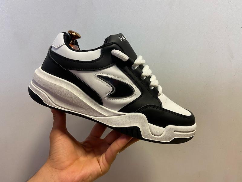 کتونی استریت‌استایل بازارِل مدل FASHION رنگ شیری‌ مشکی | رویه فوم–چرم پریمیوم، زیره EVA ضدلغزش، مناسب استایل شهری و روزمره  BAZARELL FASHION Street-Style Sneakers – Cream Black | Premium Faux-Leather Foam Upper, Anti-Slip EVA Sole, Daily Urban Wear