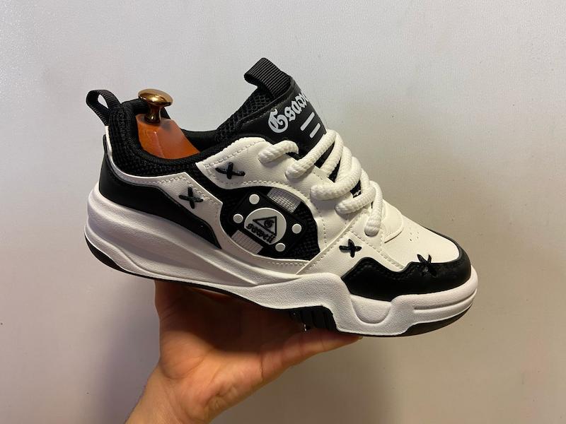 کتونی استریت سفید طوسی مدل Boshk Urban Force | کتانی روزمره و استریت‌استایل مردانه و زنانه Boshk Urban Force Black & White Sneakers | Unisex Sport Street Style Shoes