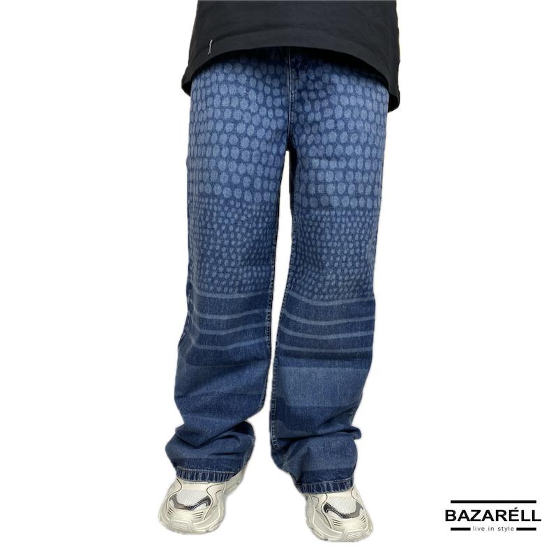 شلوار جین بگ مردانه آبی با پترن هندسی خاص – ترکیب مدرن و متفاوت برای استایل خیابانی Men’s Blue Baggy Jeans with Unique Geometric Pattern – Modern & Distinctive Streetwear