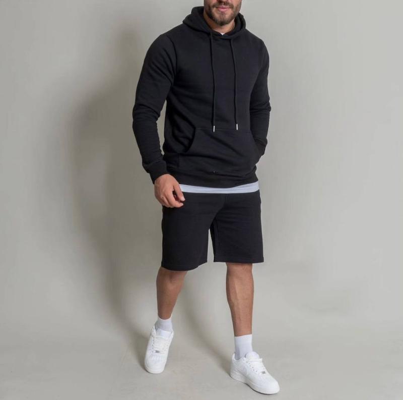 ست هودی و شلوارک مشکی مردانه | انرژی و استایل خیابانی در یک نگاه Men’s black Hoodie & Shorts Set | Bold Streetwear Energy